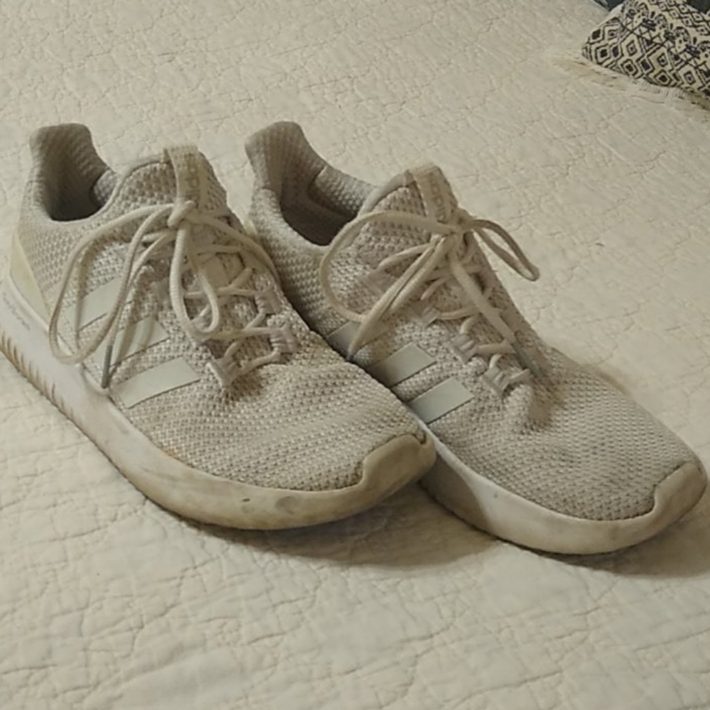 Women's size 8.5 adidas cloudfoam